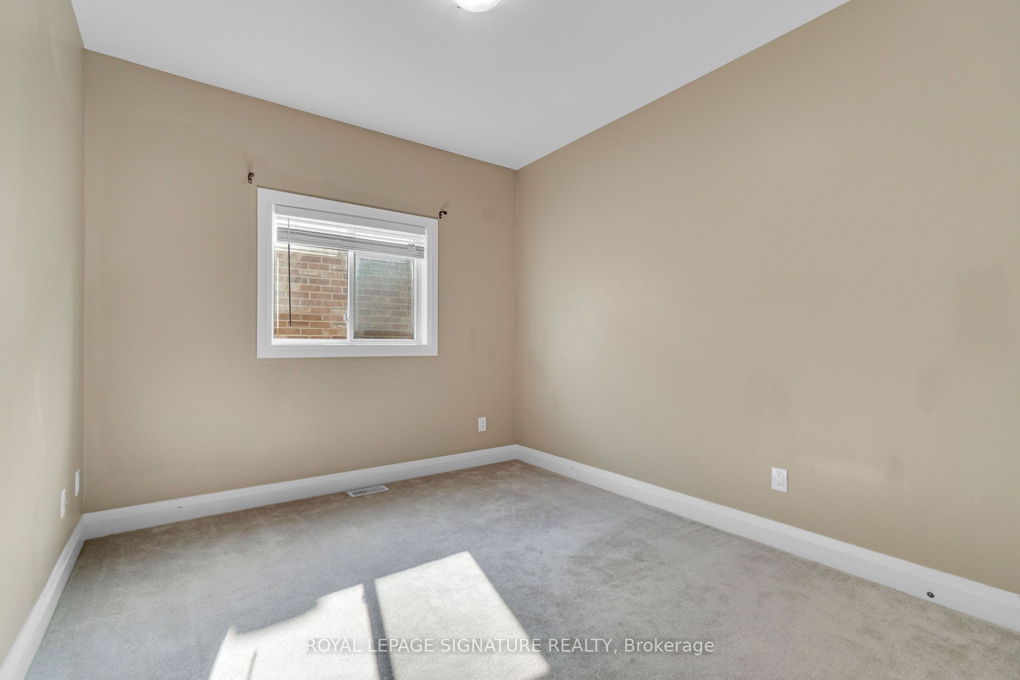 593 Pinery Trail