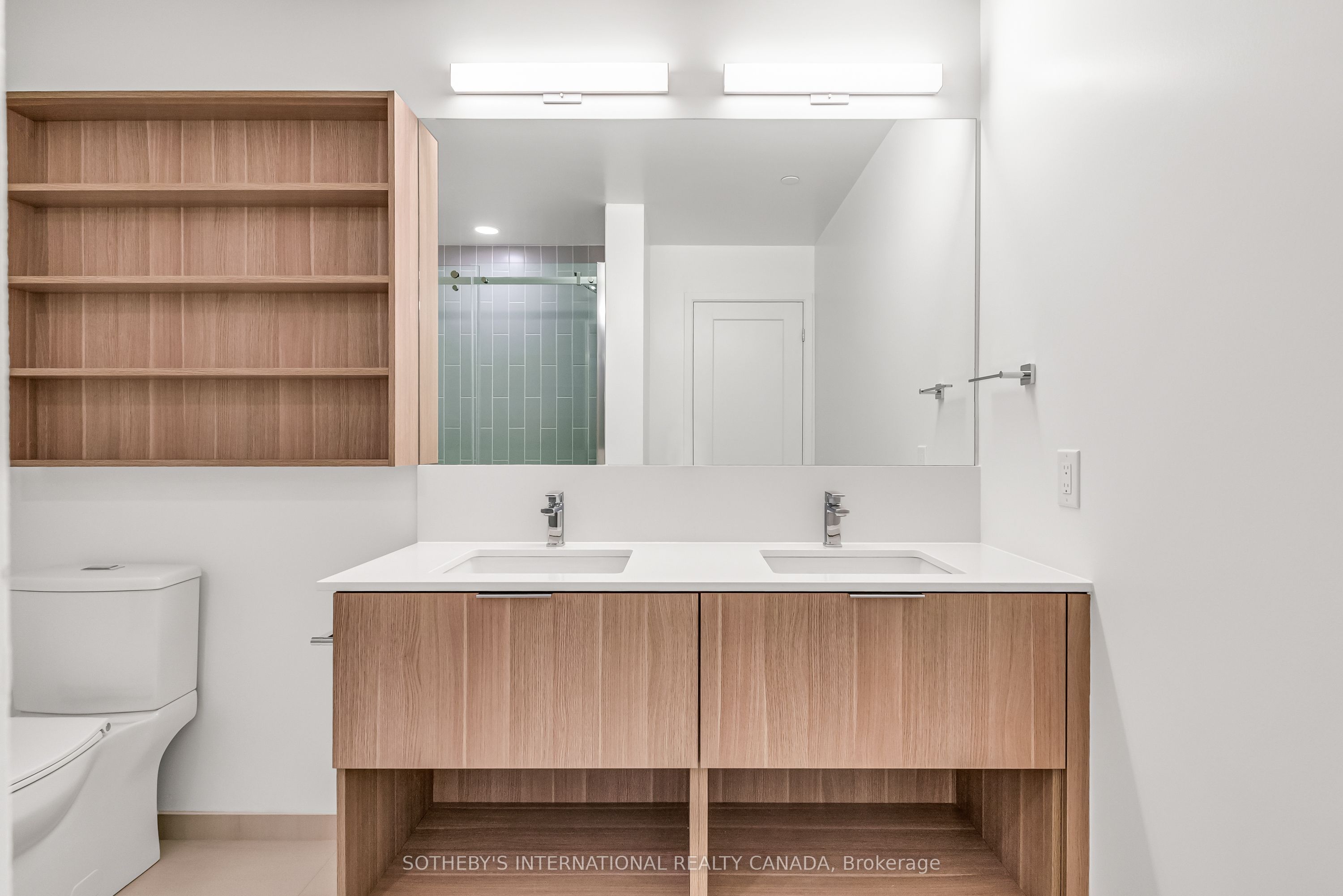 88 Bathurst Street, #1122