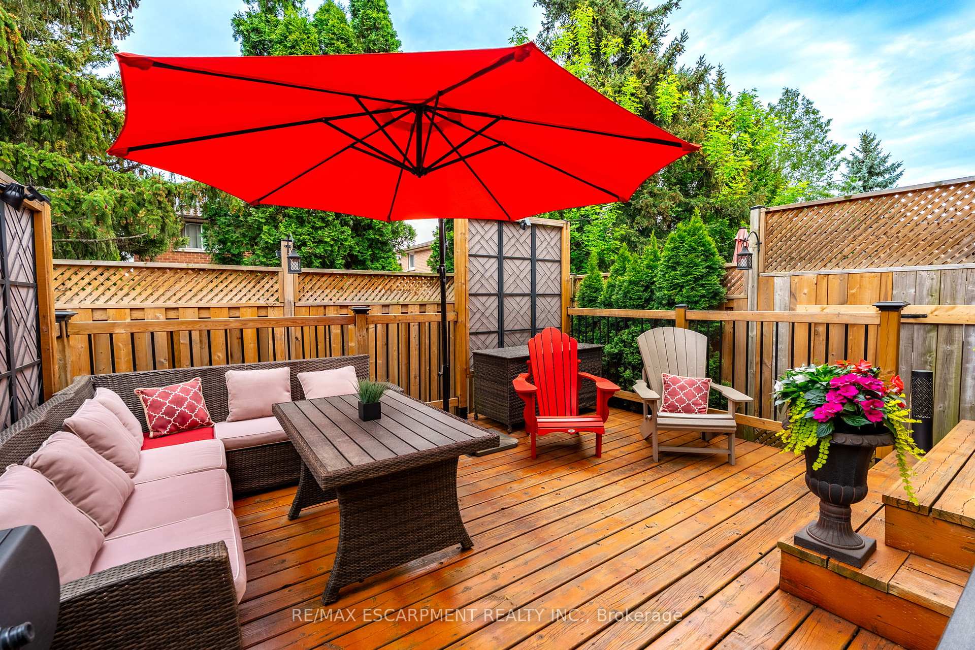 3 Bedrooms Condo at 1461 Upper Gage, Hamilton For sale