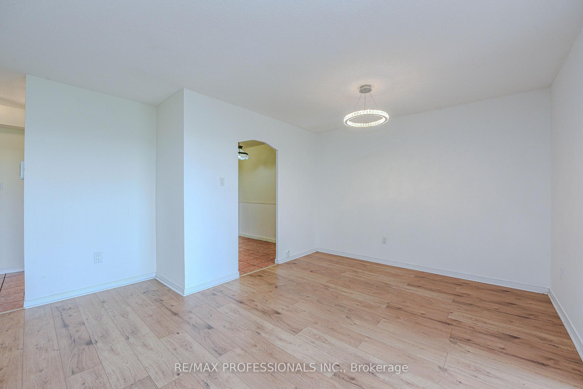 3 Bedrooms Condo at 362 The East Mall, Toronto For sale
