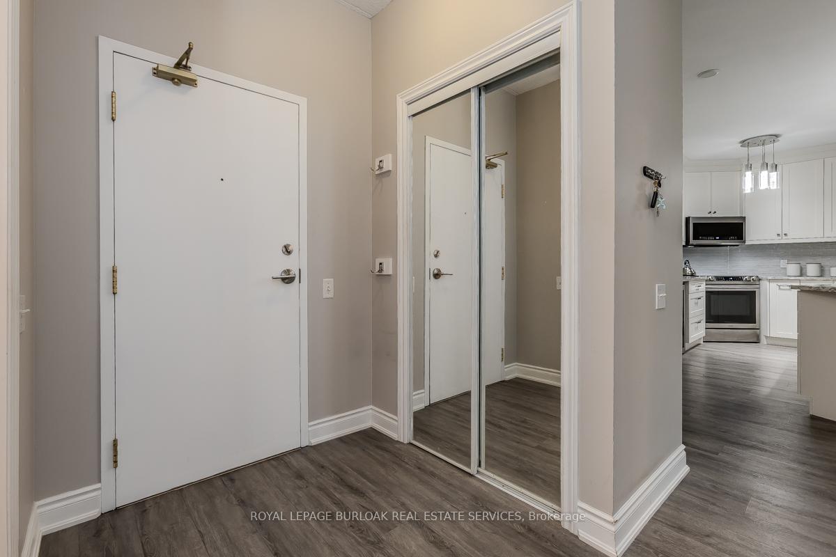 2 Bedrooms Condo at 2075 Amherst Heights, Burlington For sale