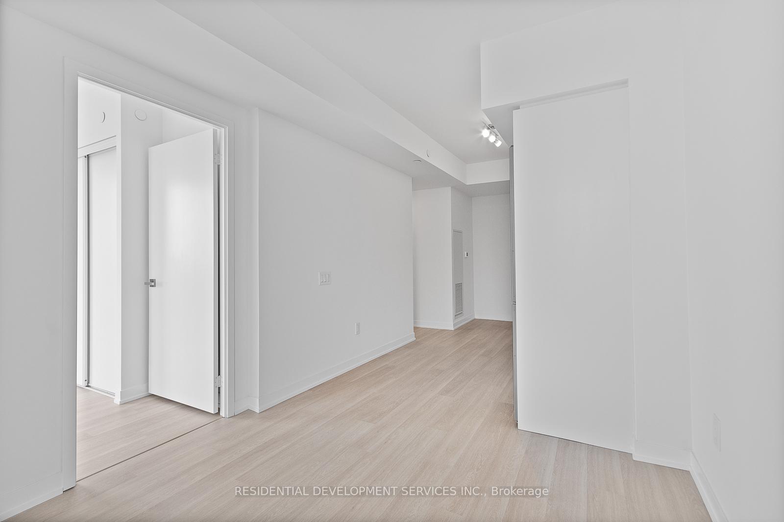 2 Bedrooms Condo at 500 Wilson,  Toronto For sale