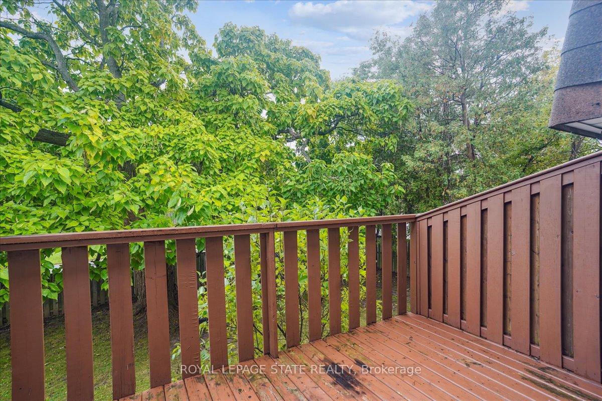 3 Bedrooms Condo at 36 Greendale,  Hamilton For sale