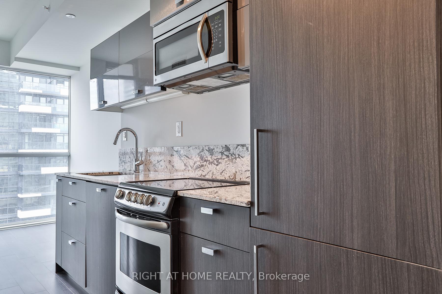 Condo at 290 Adelaide,  Toronto For sale