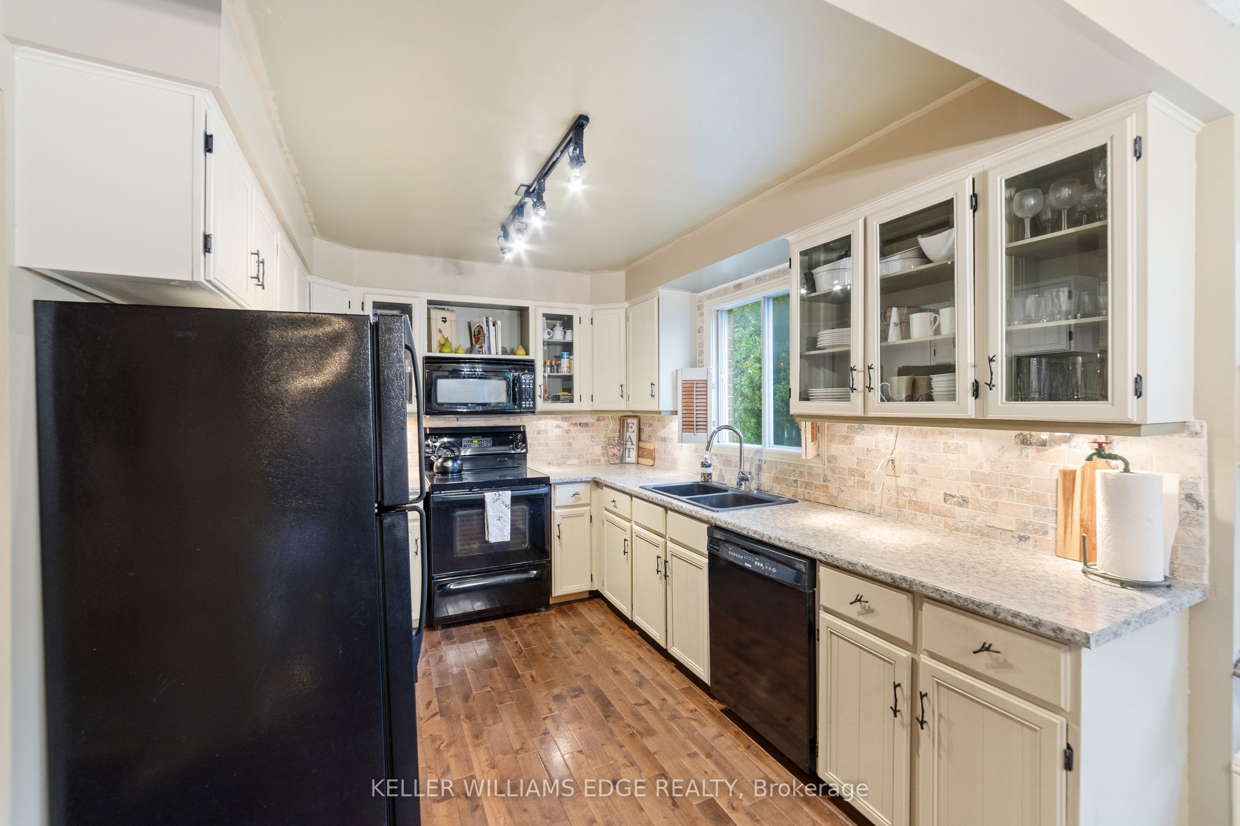 2095 Fallingbrook Court