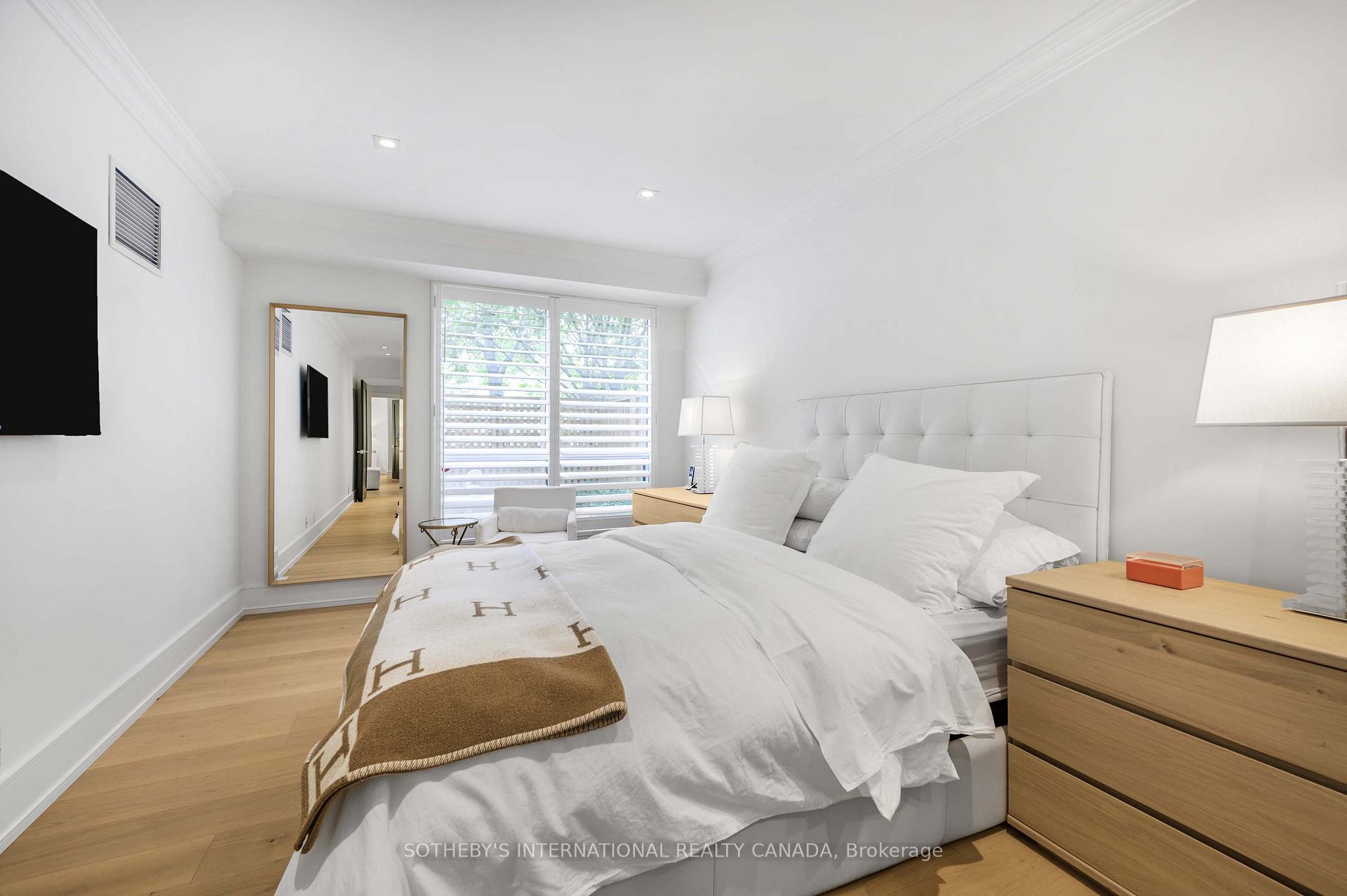 2 Bedrooms Condo at 10 Delisle, Toronto For sale