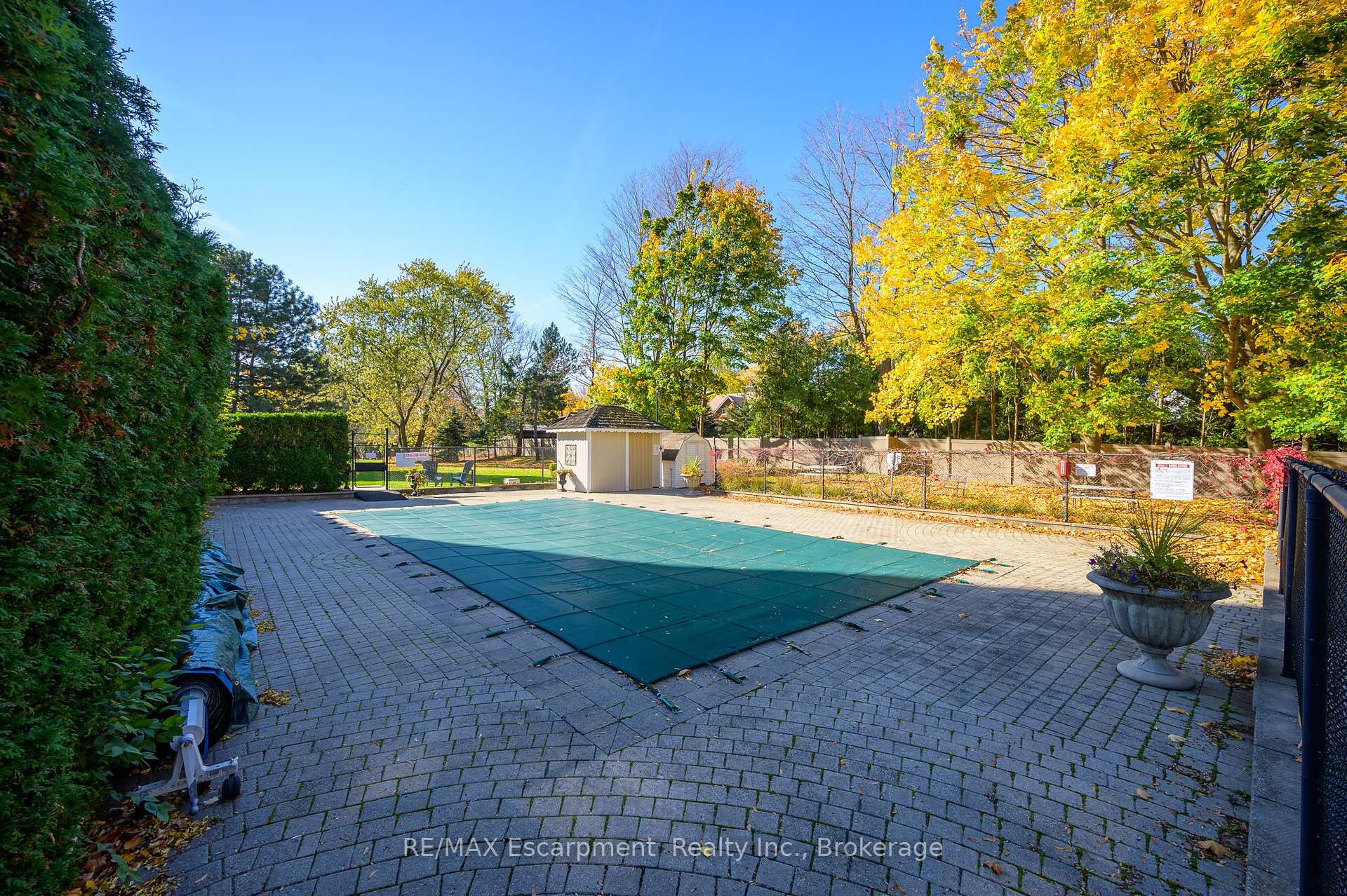 3 Bedrooms Condo at 1237 North Shore, Burlington For sale