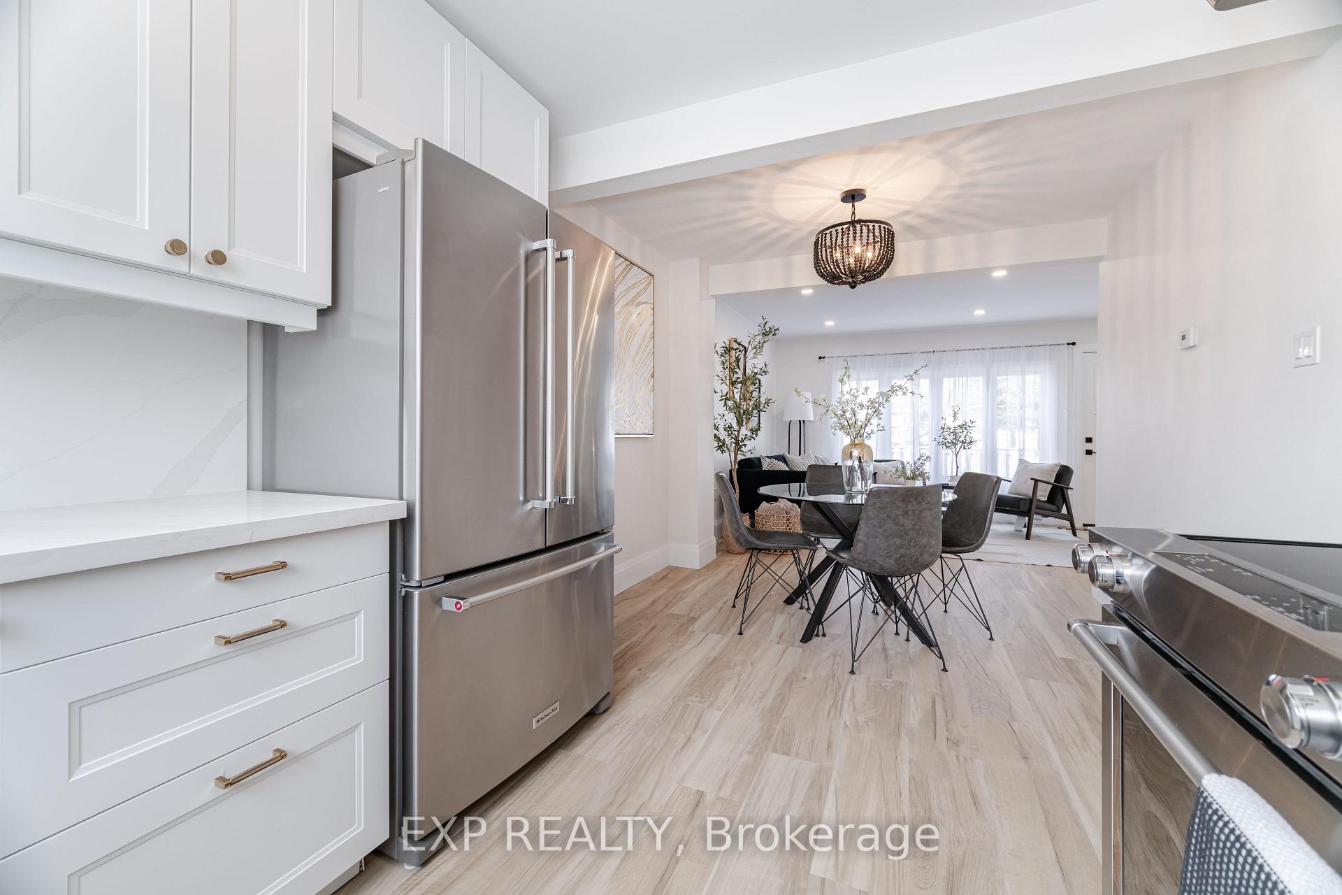 3 Bedrooms Condo at 120 Quigley,  Hamilton For sale