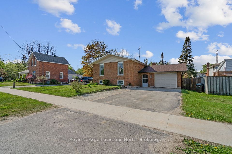 214 Sunnidale Street, Clearview, ON L0M 1S0