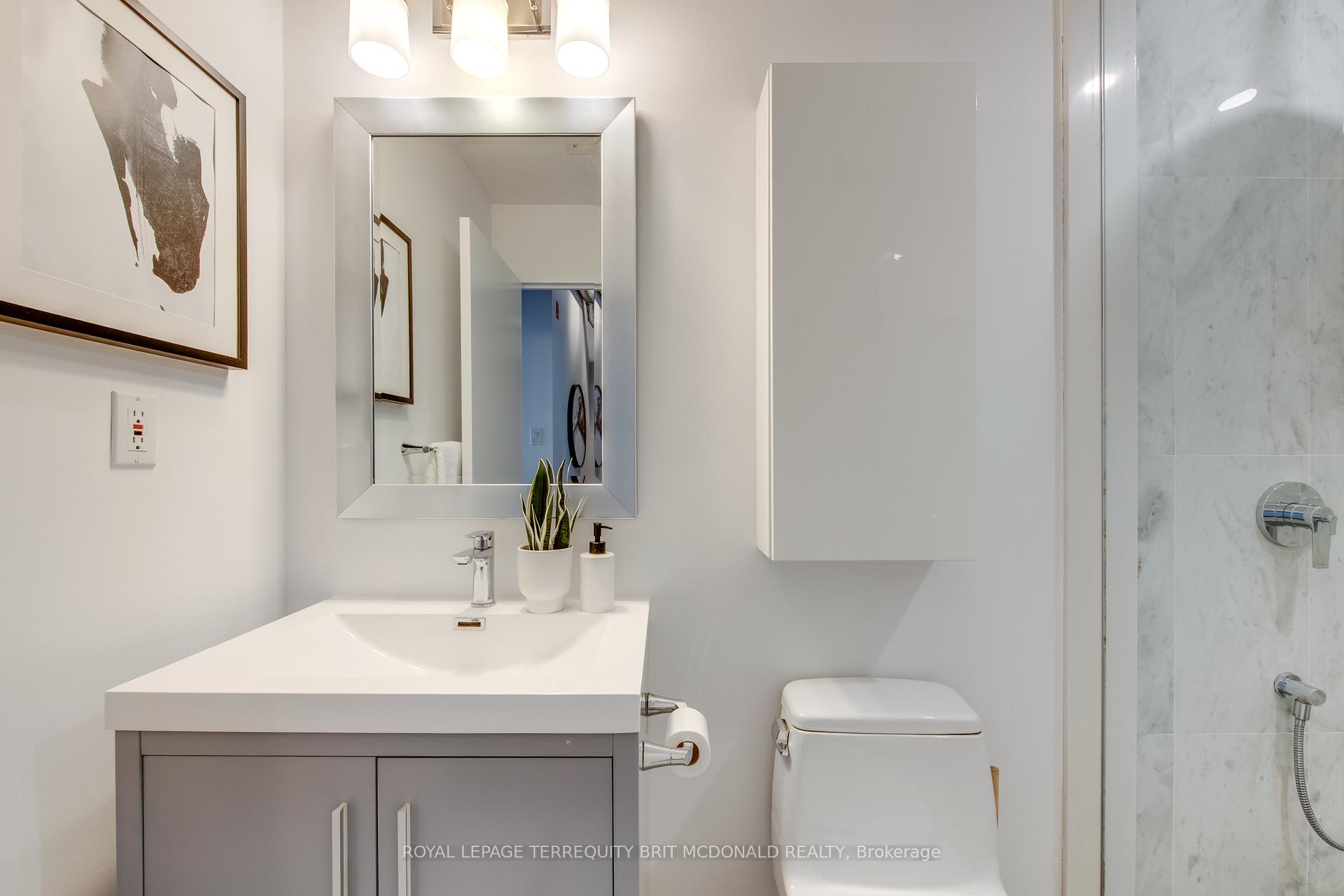 2 Bedrooms Condo at 436 Wellington, Toronto For sale