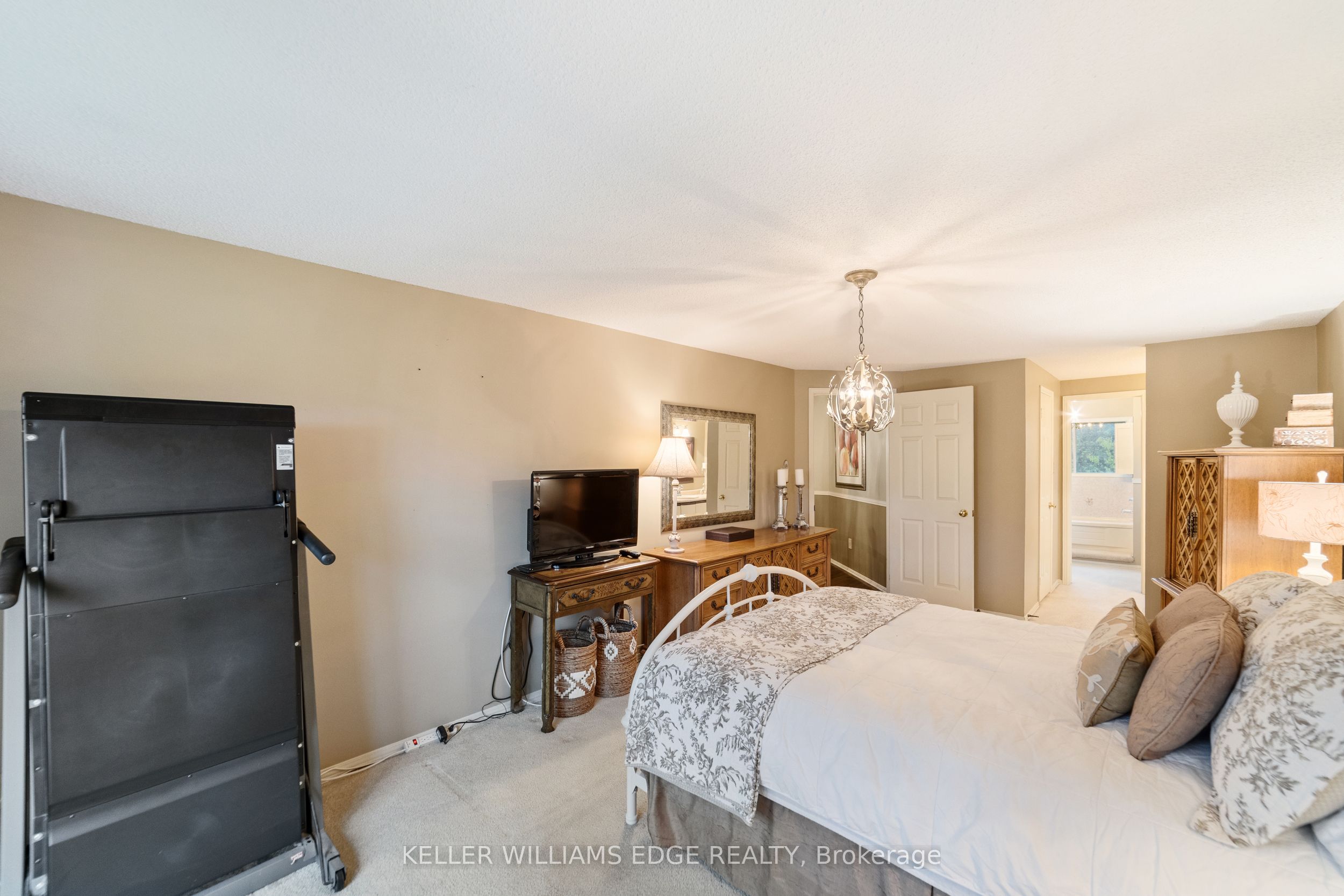 2095 Fallingbrook Court