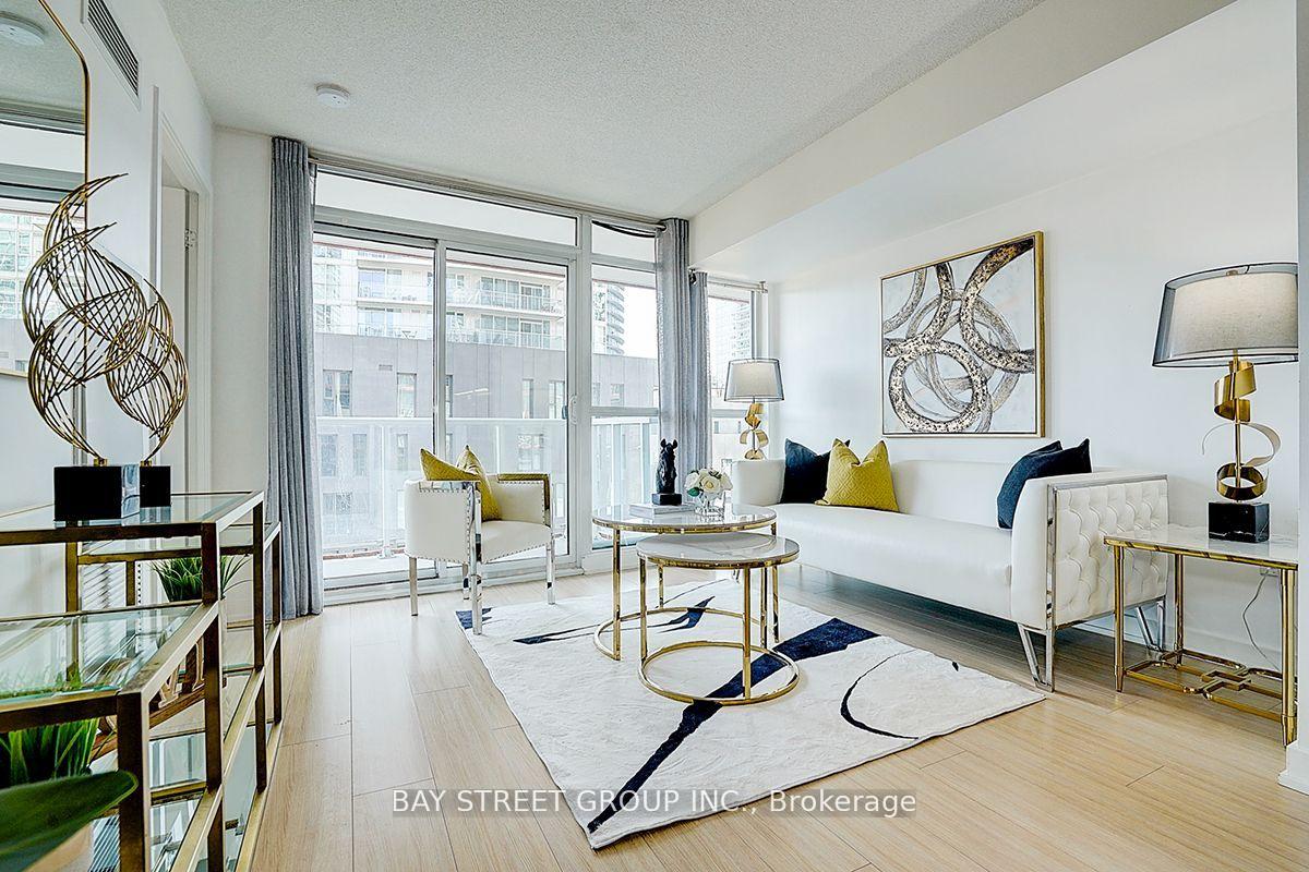 2 Bedrooms Condo at 85 Queens Wharf, Toronto For sale