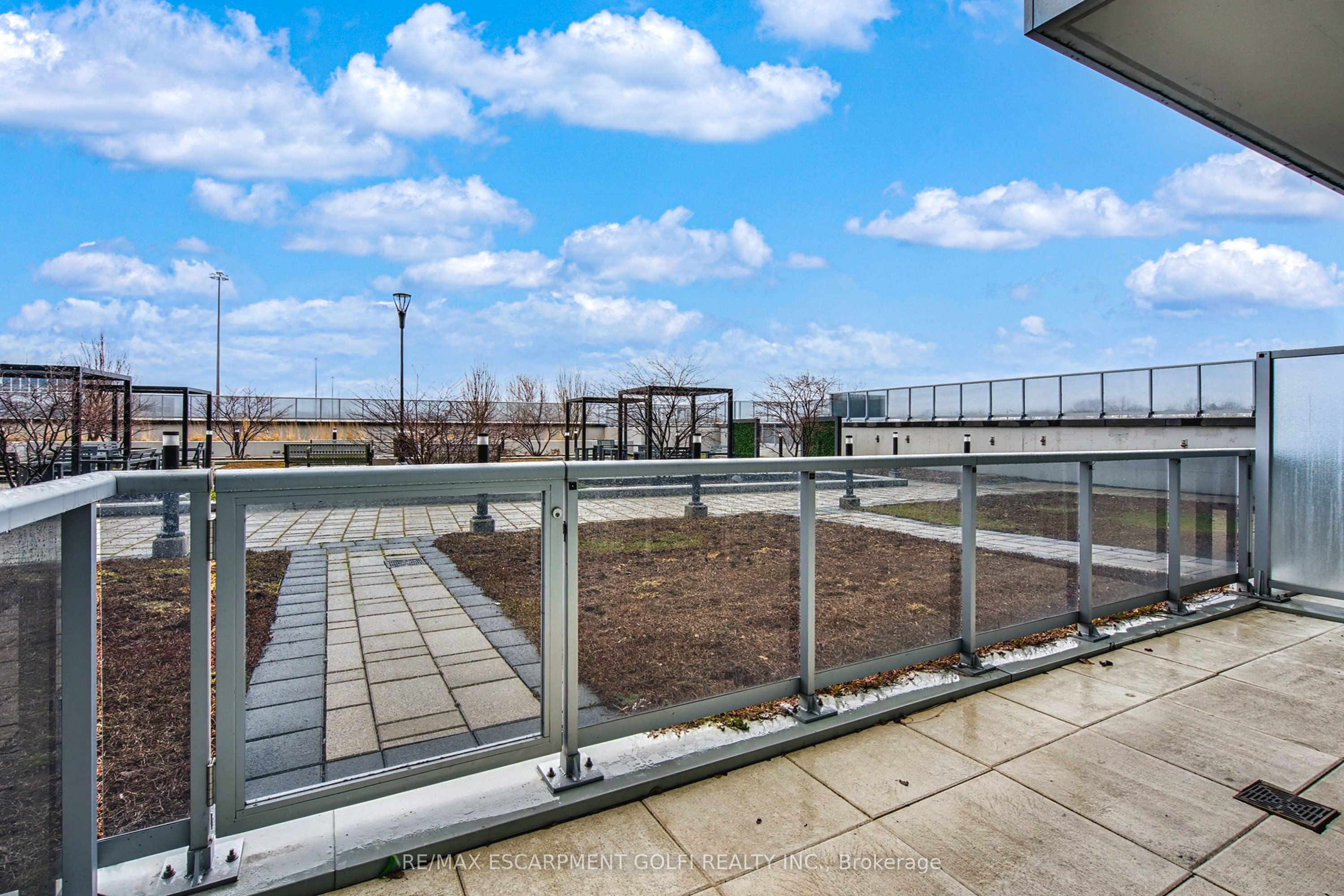 2093 Fairview Street, #408