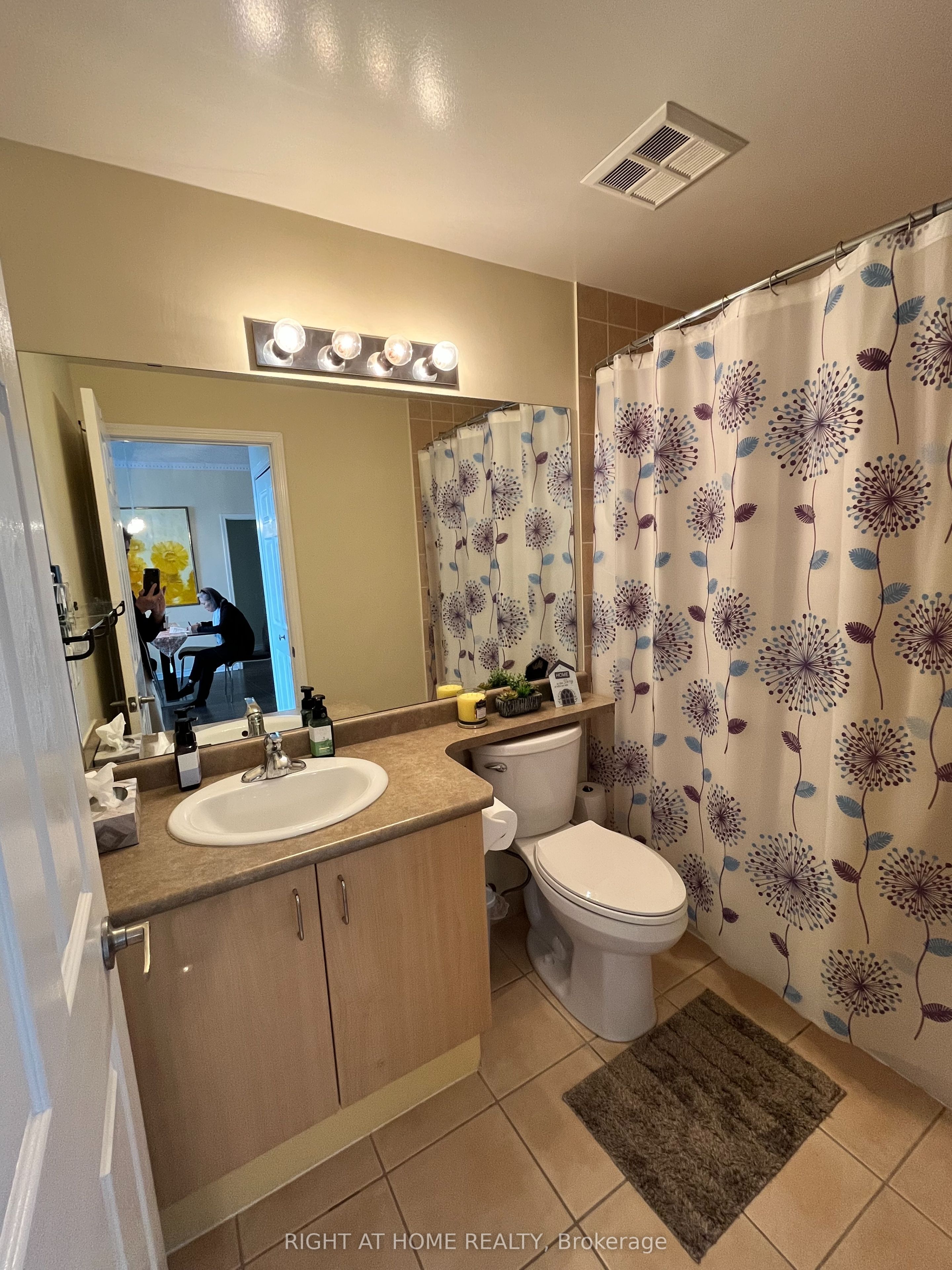 11121 Yonge Street, ## 602