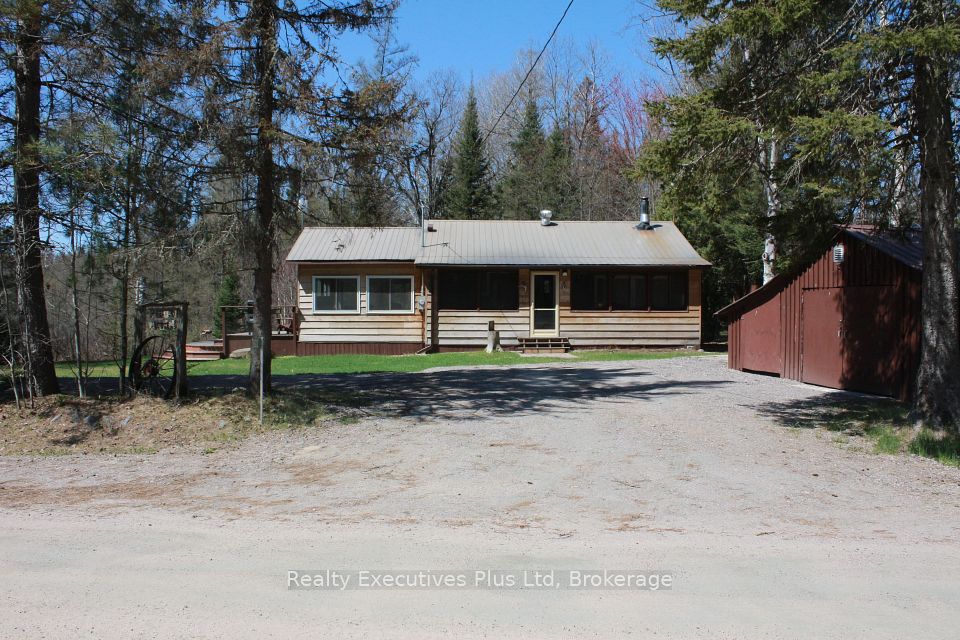 502 Deer Lake