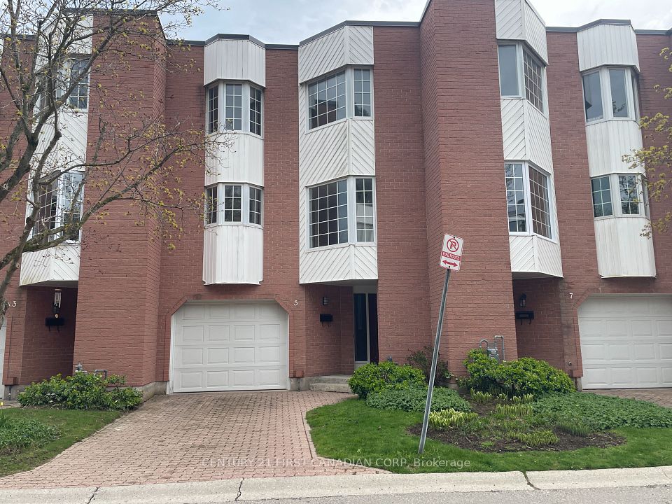 703 Windermere