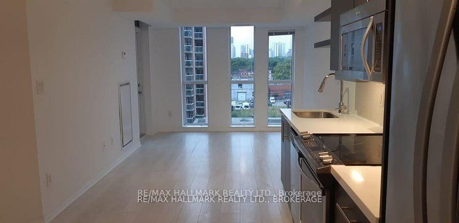 2 Bedrooms Condo at 400 Adelaide,  Toronto For sale