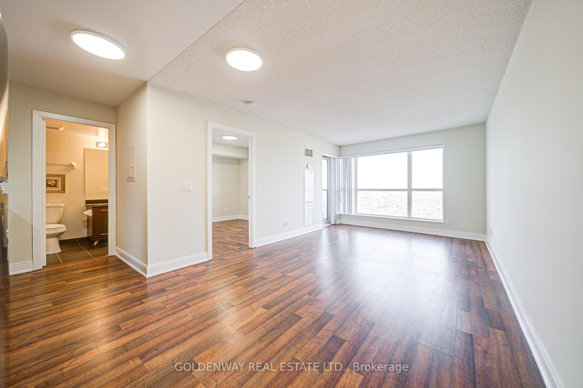 1 Bedroom Condo at 125 Village Green,  Toronto For sale