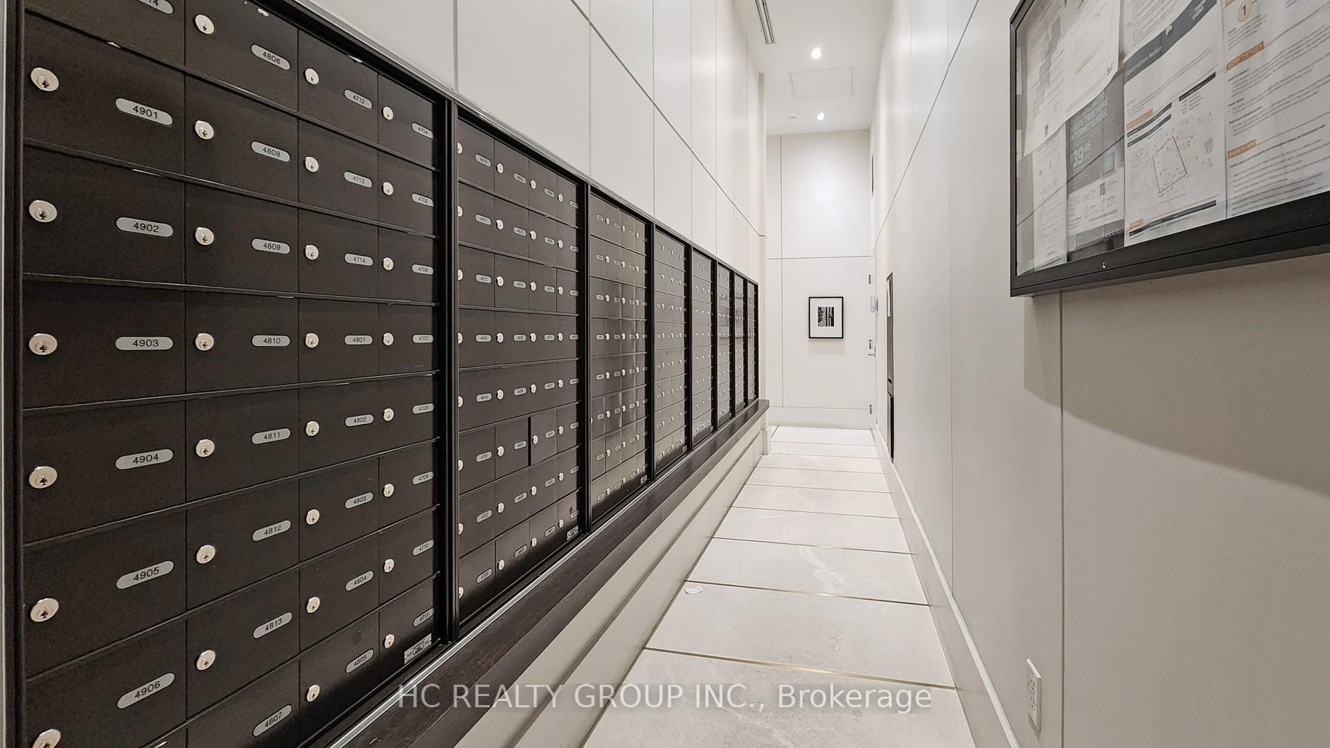 2 Bedrooms Condo at 197 Yonge, Toronto For sale