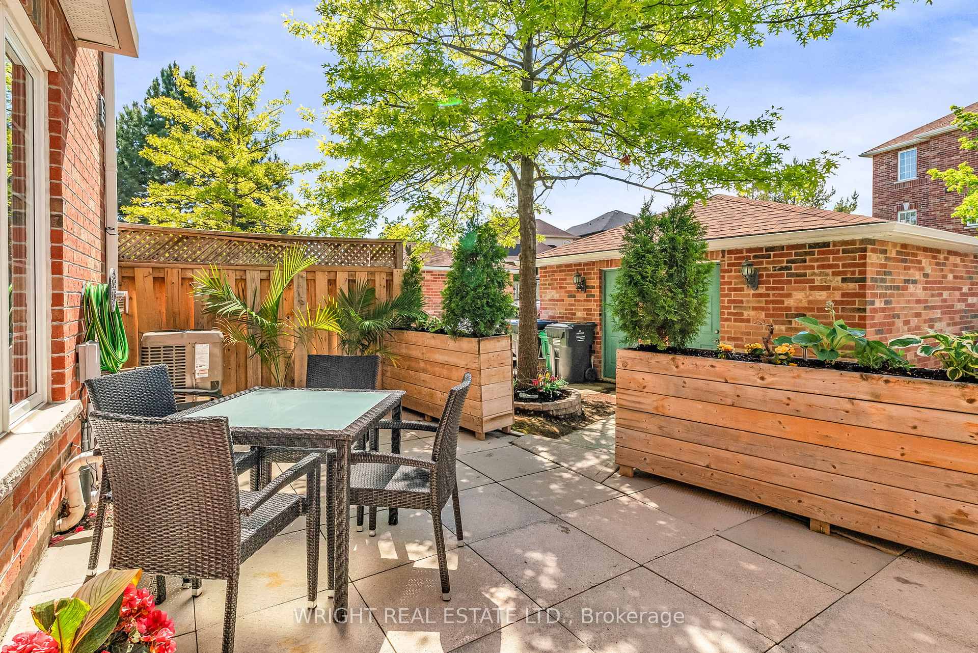 5 Bedrooms Condo at 1347 Rathburn, Mississauga For sale
