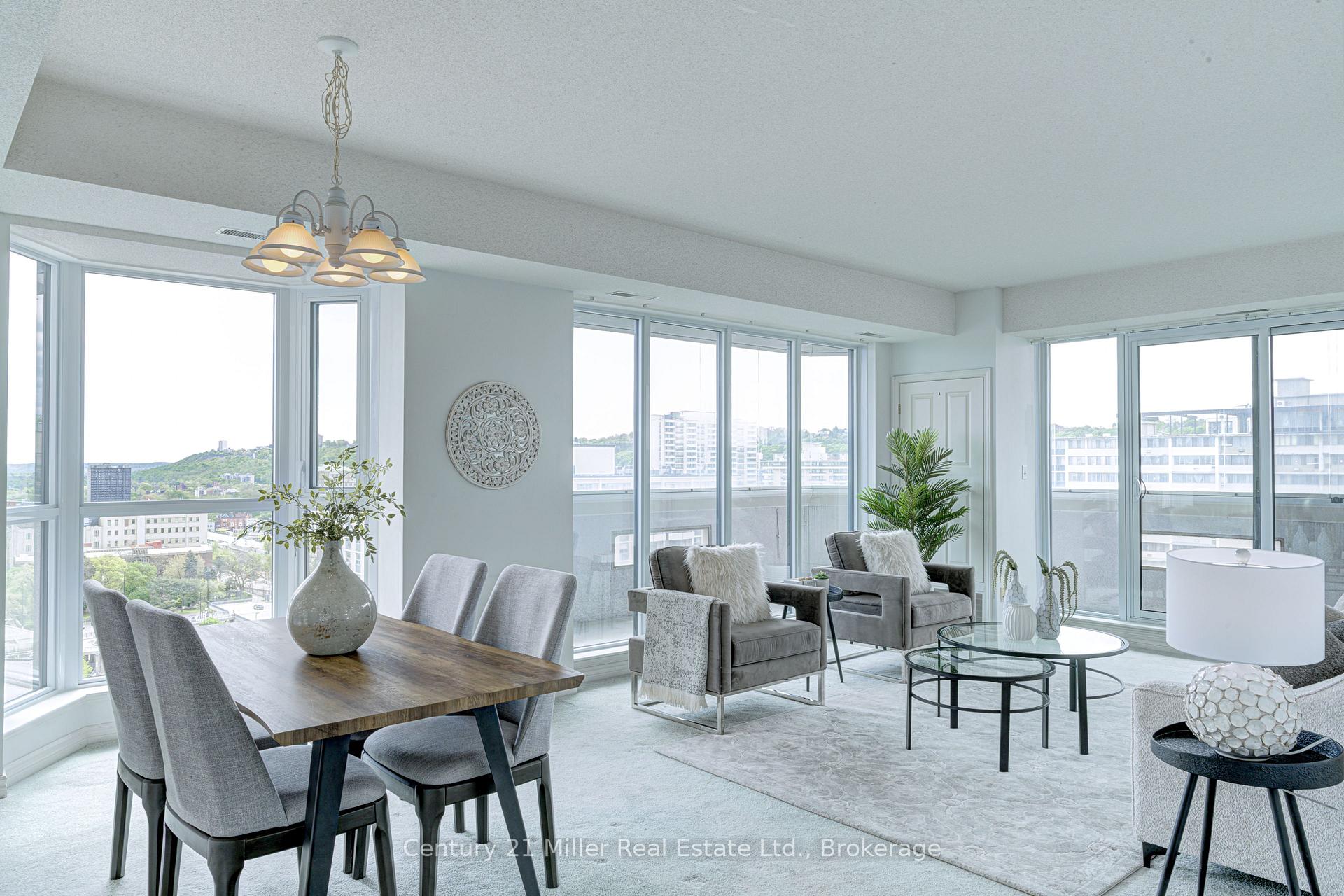 2 Bedrooms Condo at 67 Caroline, Hamilton For sale