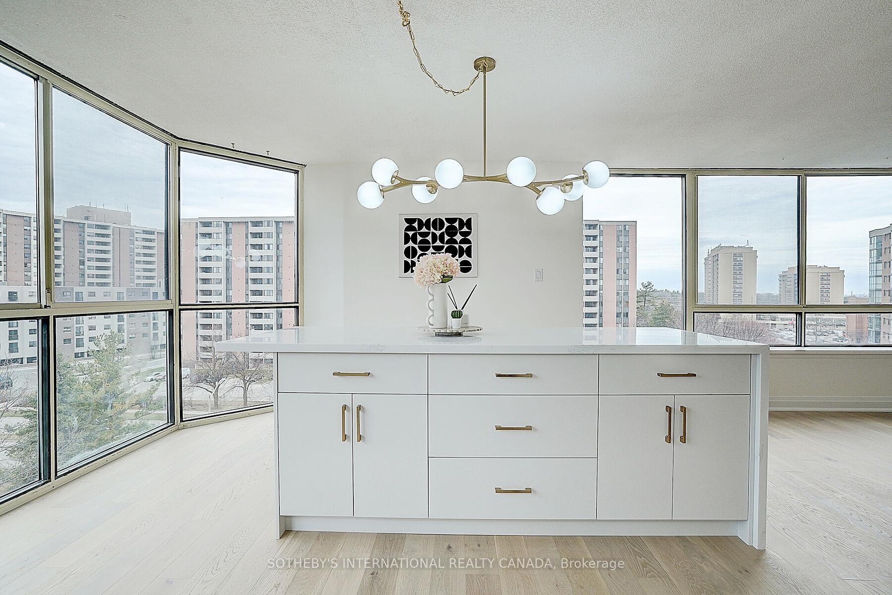 2 Bedrooms Condo at 1240 Marlborough, Oakville For sale