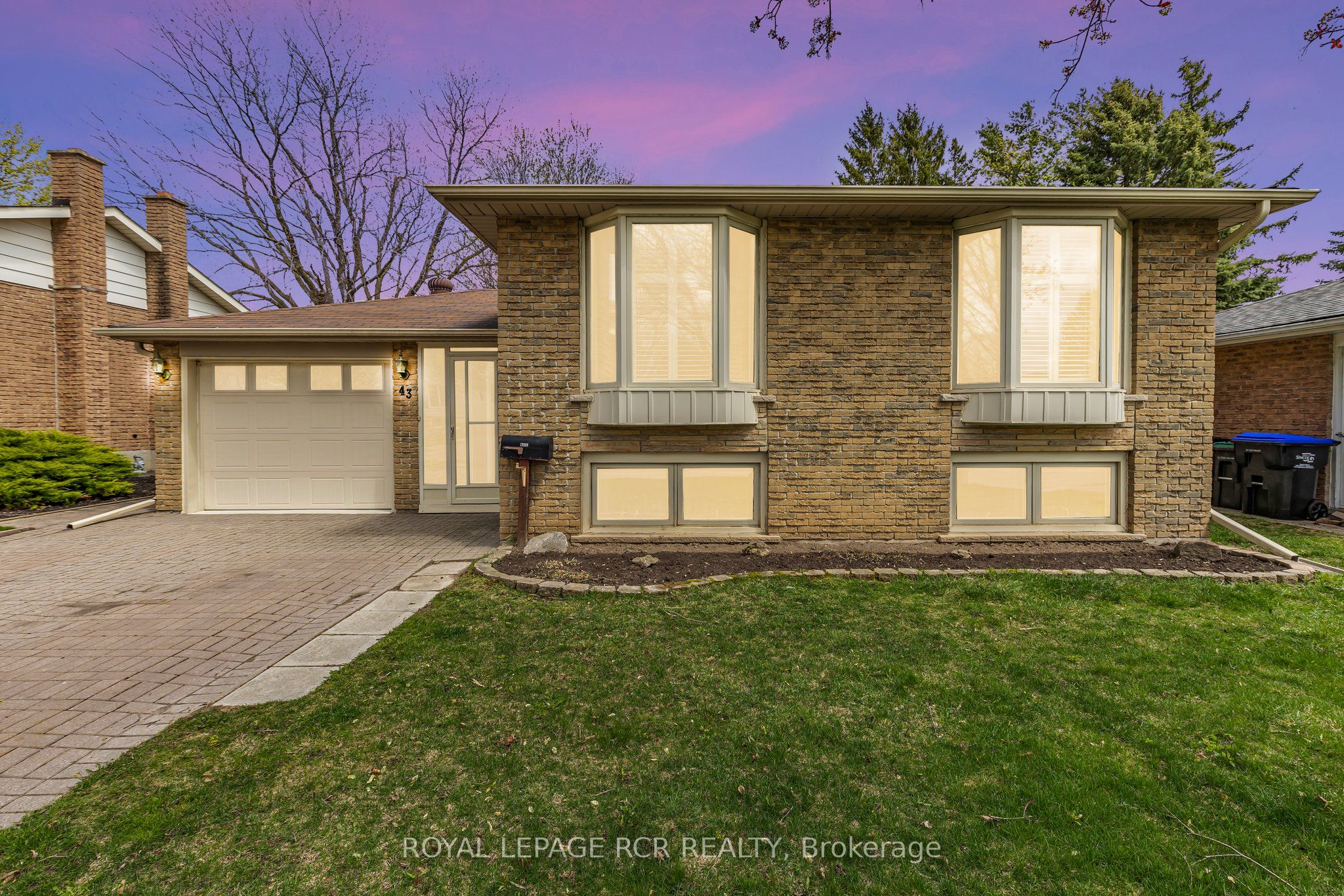 43 Mitchell Avenue, New Tecumseth, ON L9R 1C2
