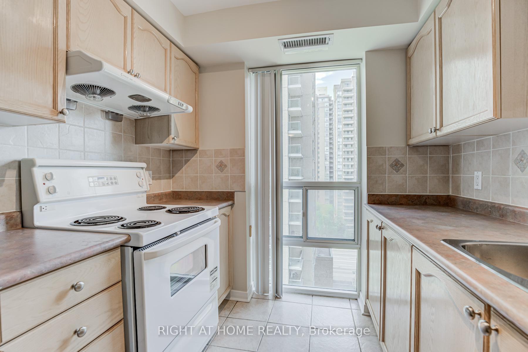 1 Bedroom Condo at 28 Olive, Toronto For sale
