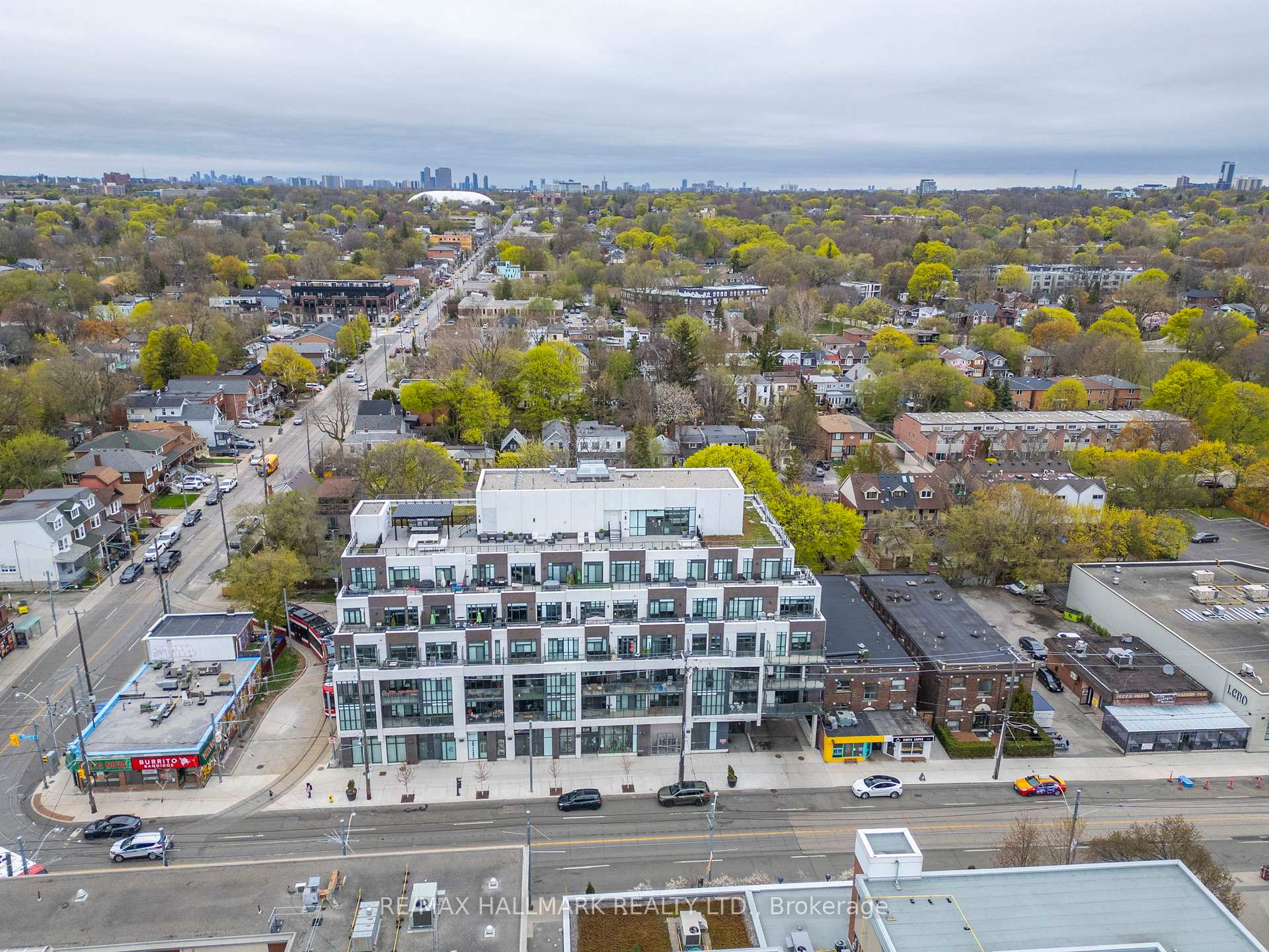 3 Bedrooms Condo at 1630 Queen, Toronto For sale