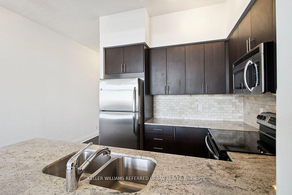 1 Bedroom Condo at 520 Steeles, Vaughan For sale