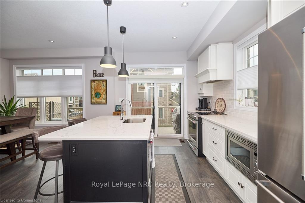 3 Bedrooms Condo at 288 Glover, Hamilton For sale