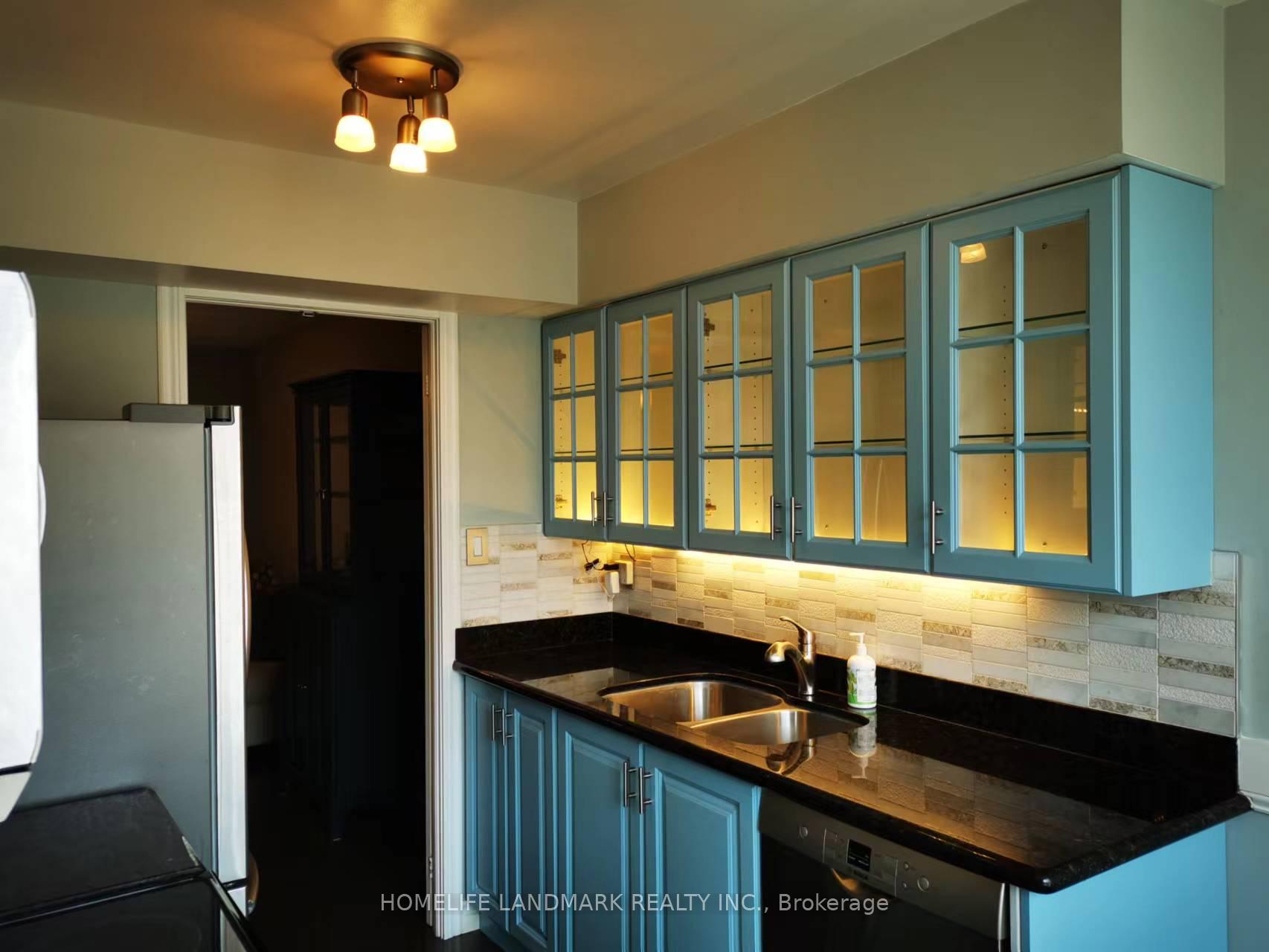 2 Bedrooms Condo at 633 Bay, Toronto For sale