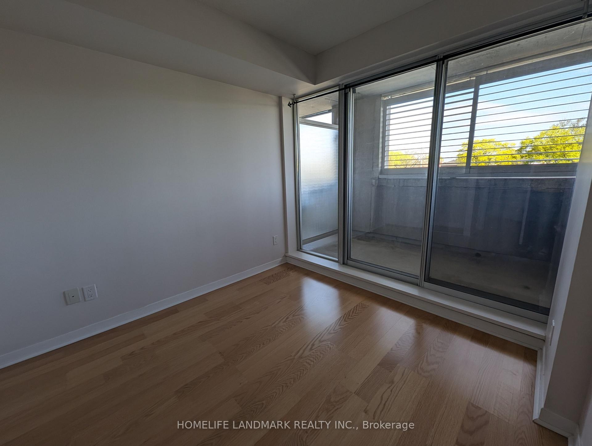 2 Bedrooms Condo at 1050 The Queensway, Toronto For sale
