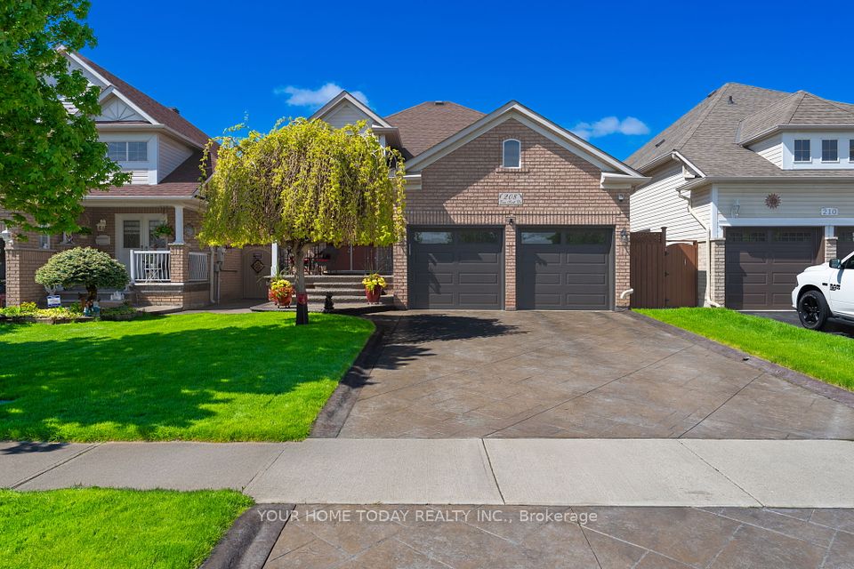 208 Van Scott Drive, Brampton, ON L7A 1V9