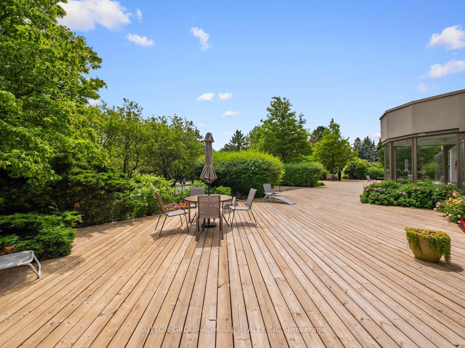 3 Bedrooms Condo at 175 Bamburgh, Toronto For sale