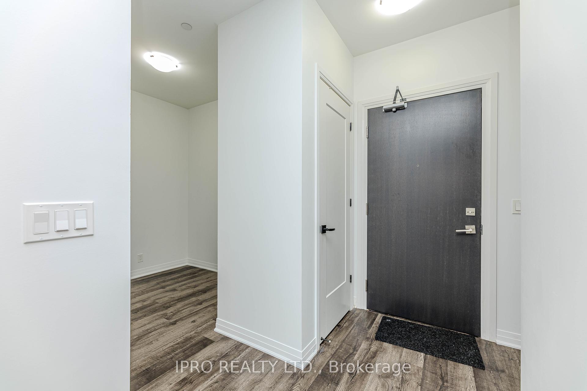 1 Bedroom Condo at 102 Grovewood Common, Oakville For sale
