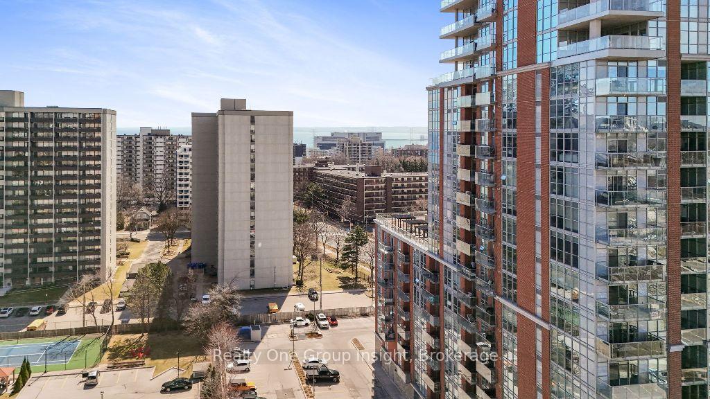 1 Bedroom Condo at 551 Maple,  Burlington For sale