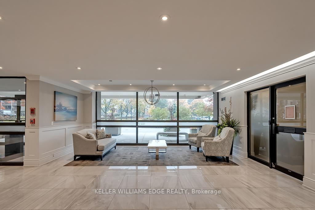 3 Bedrooms Condo at 475 The West Mall,  Toronto For sale