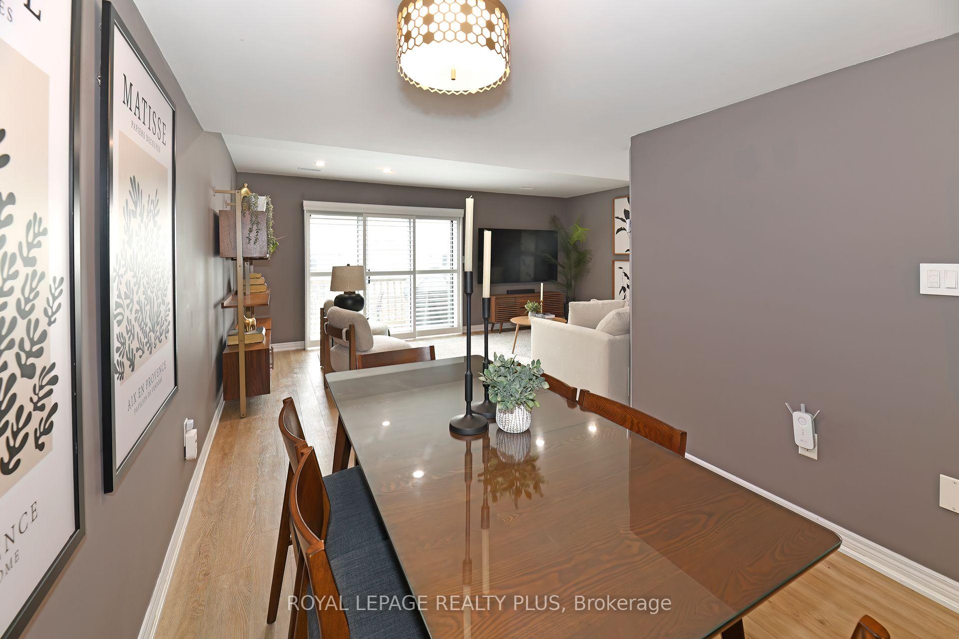 3 Bedrooms Condo at 4045 Upper Middle, Burlington For sale