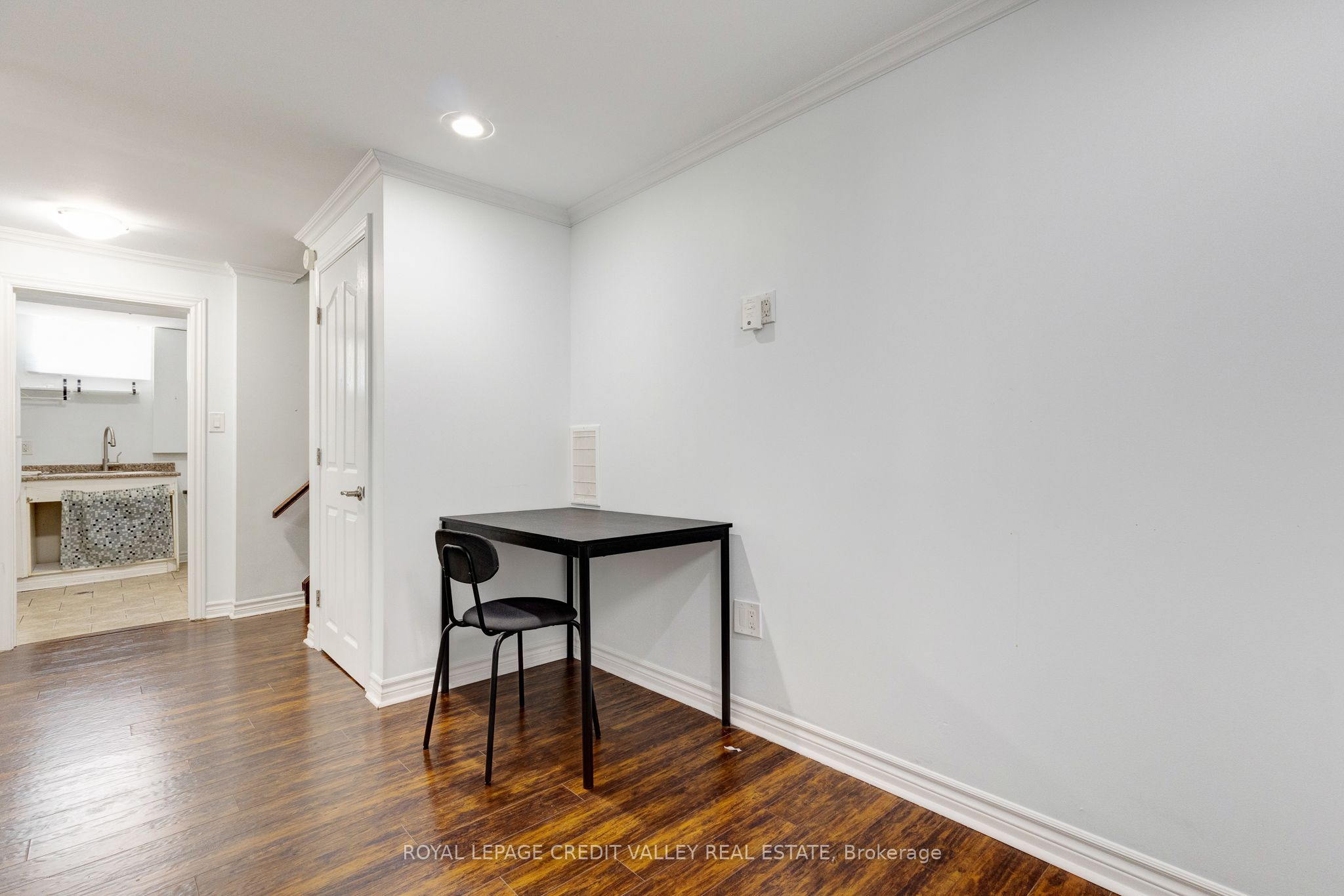 3212 Valmarie Avenue, #Basement