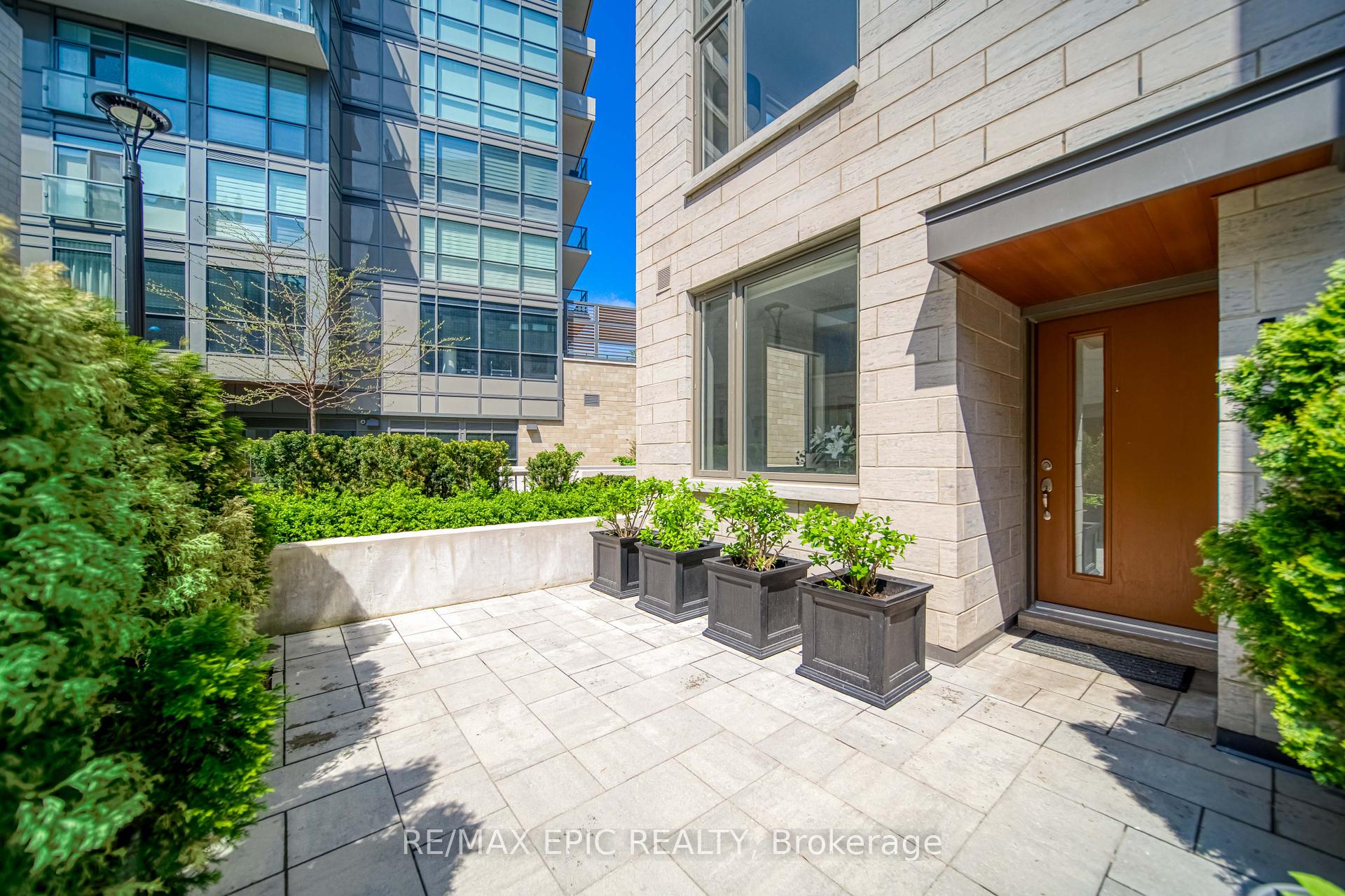 3 Bedrooms Condo at 165 Pears, Toronto For sale