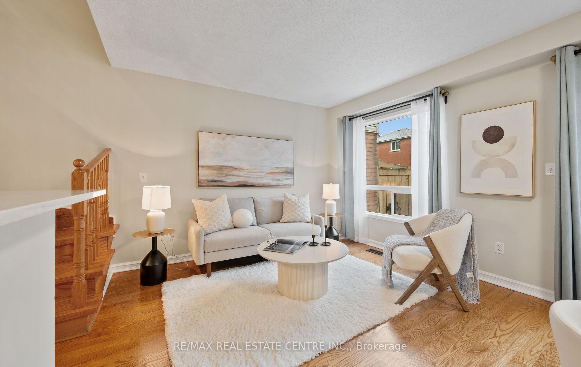 4 Bedrooms Condo at 5030 Heatherleigh, Mississauga For sale