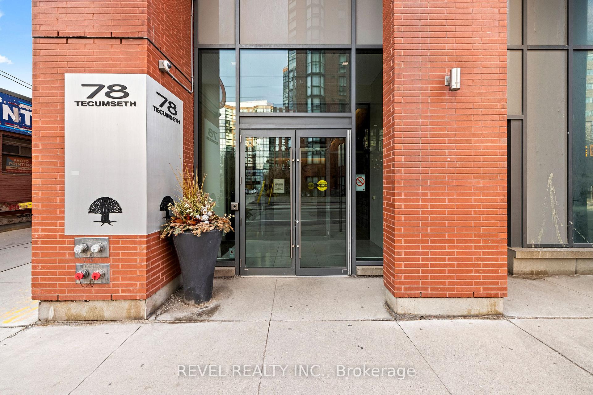 2 Bedrooms Condo at 78 Tecumseth, Toronto For sale