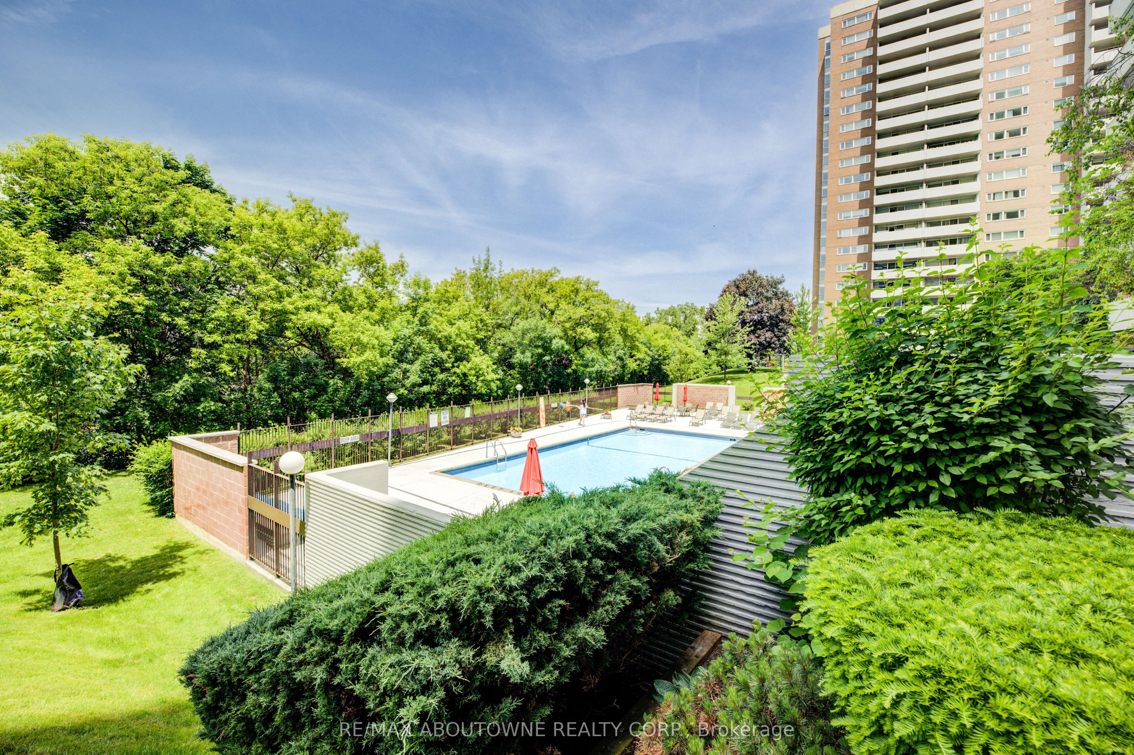 260 Scarlett Road, #1006