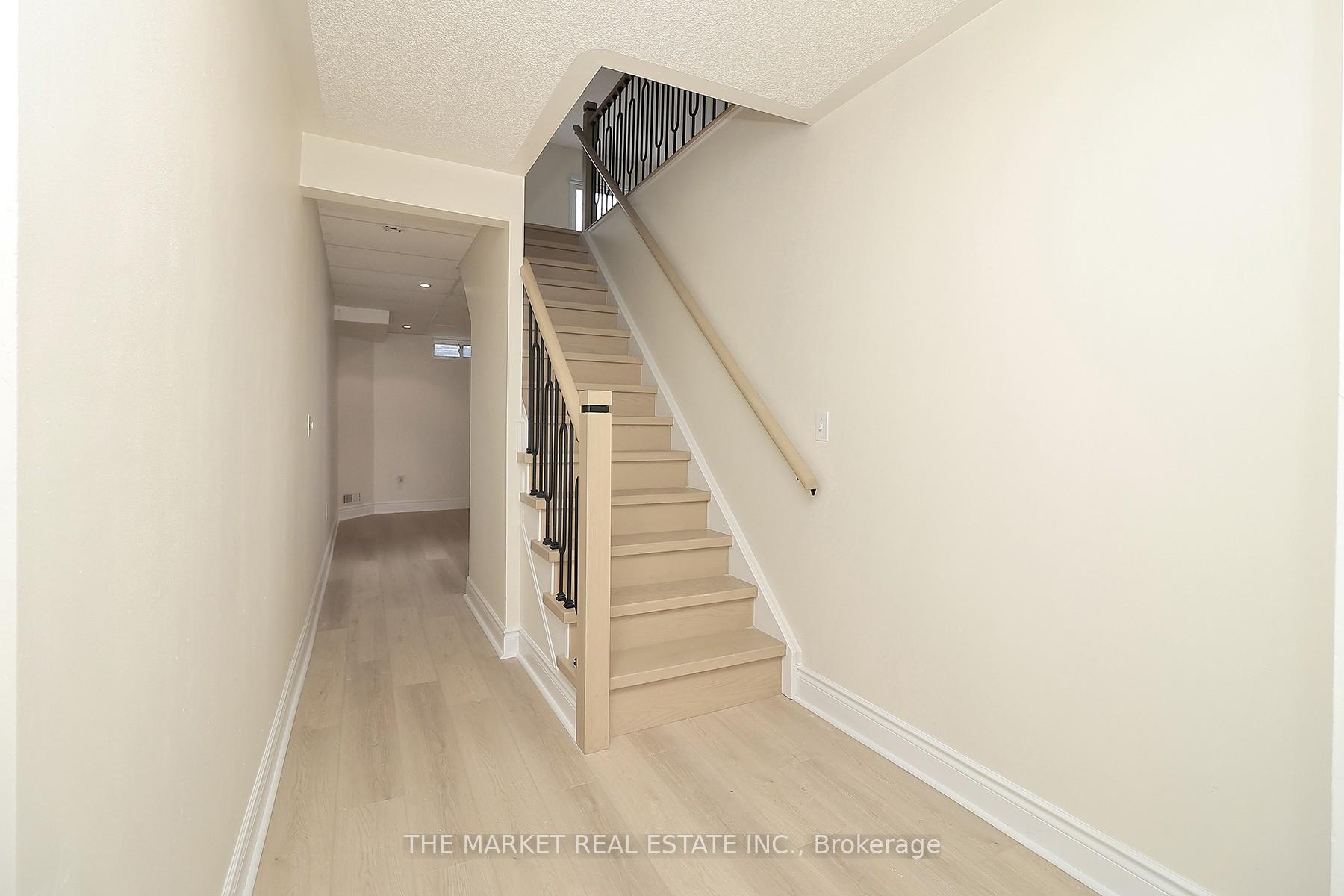 3 Bedrooms Condo at 7190 Atwood, Mississauga For sale
