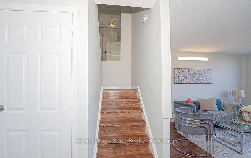 3 Bedrooms Condo at 1050 Stainton,  Mississauga For sale