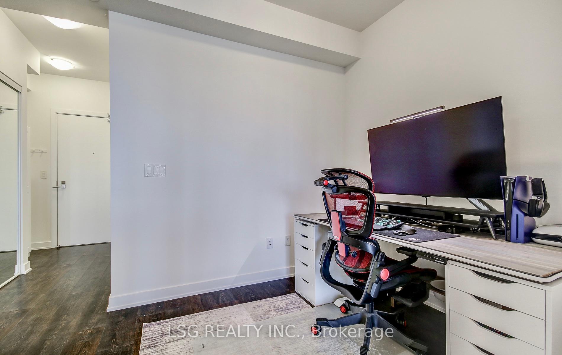 2 Bedrooms Condo at 4655 Glen Erin,  Mississauga For sale