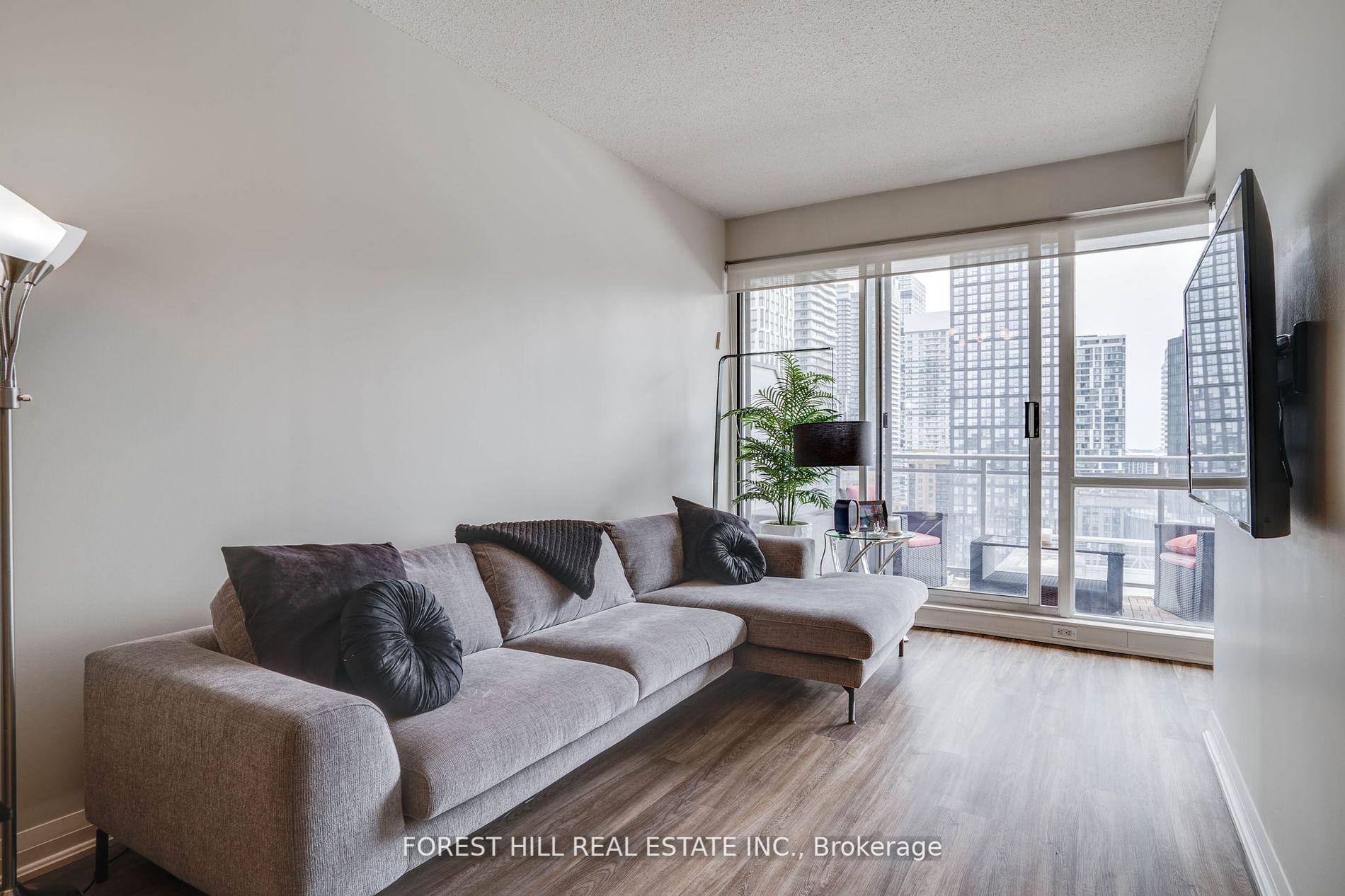 2 Bedrooms Condo at 220 Victoria, Toronto For sale