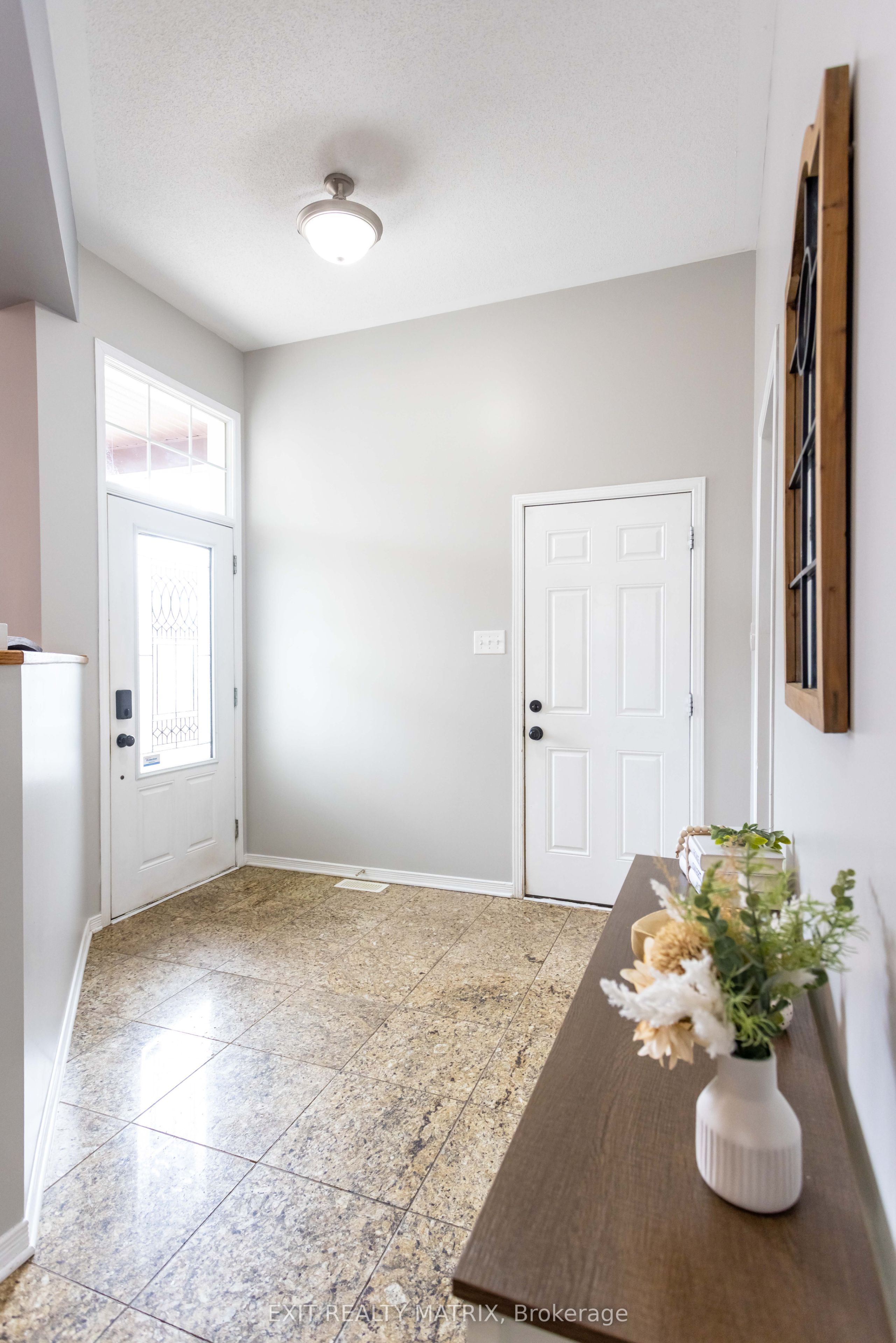 221 Hillpark High Street, OrleansConventGlenandArea, ON K1W 0B5