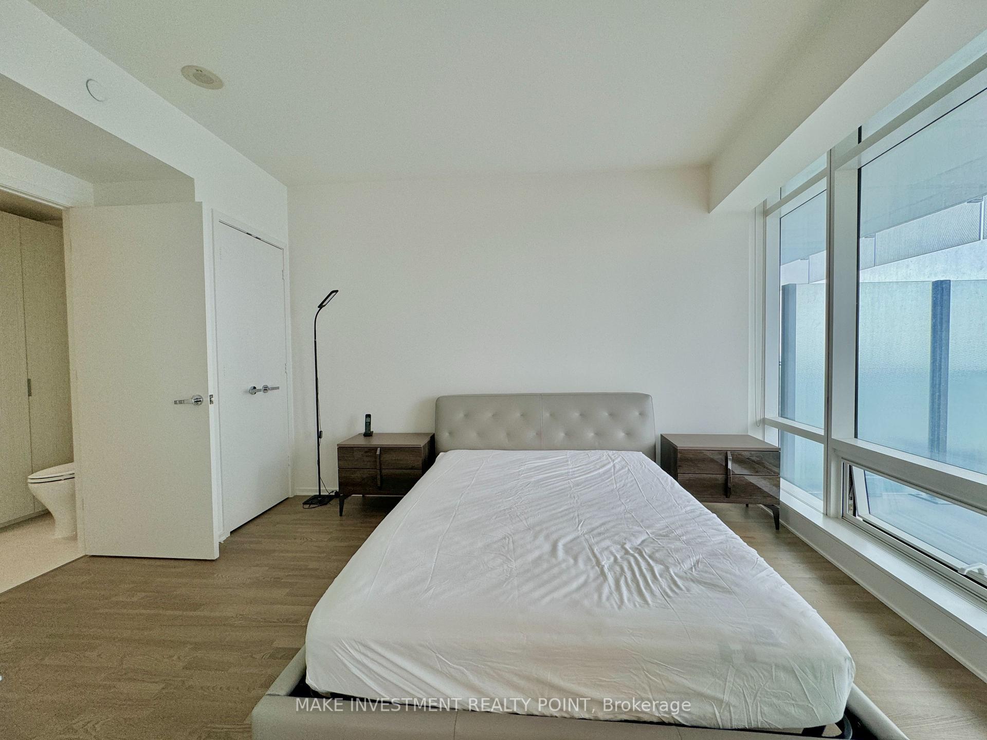 3 Bedrooms Condo at 1 Bloor,  Toronto For sale